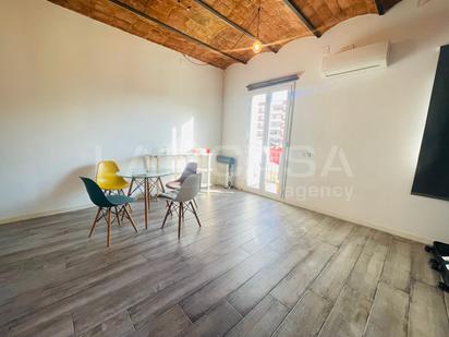 Living room of Flat for sale in  Barcelona Capital  with Balcony