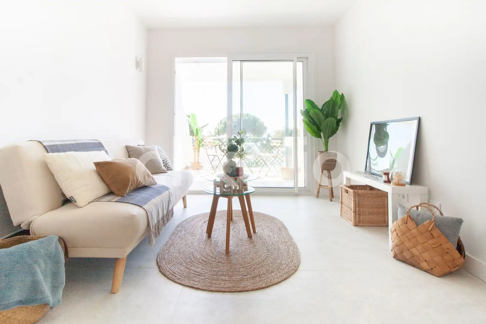 Sala d'estar de Pis en venda en Marbella amb Aire condicionat, Terrassa i Piscina
