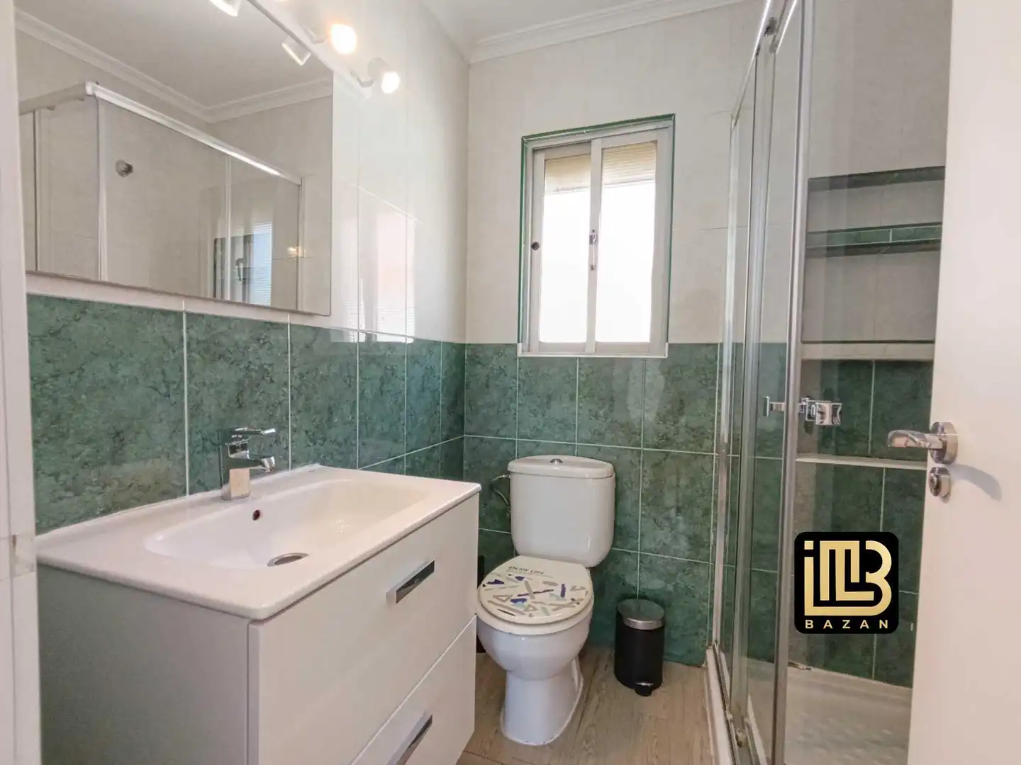 Baño de Piso en venta en Málaga con Aire acondicionado, Calefacción y Amueblado