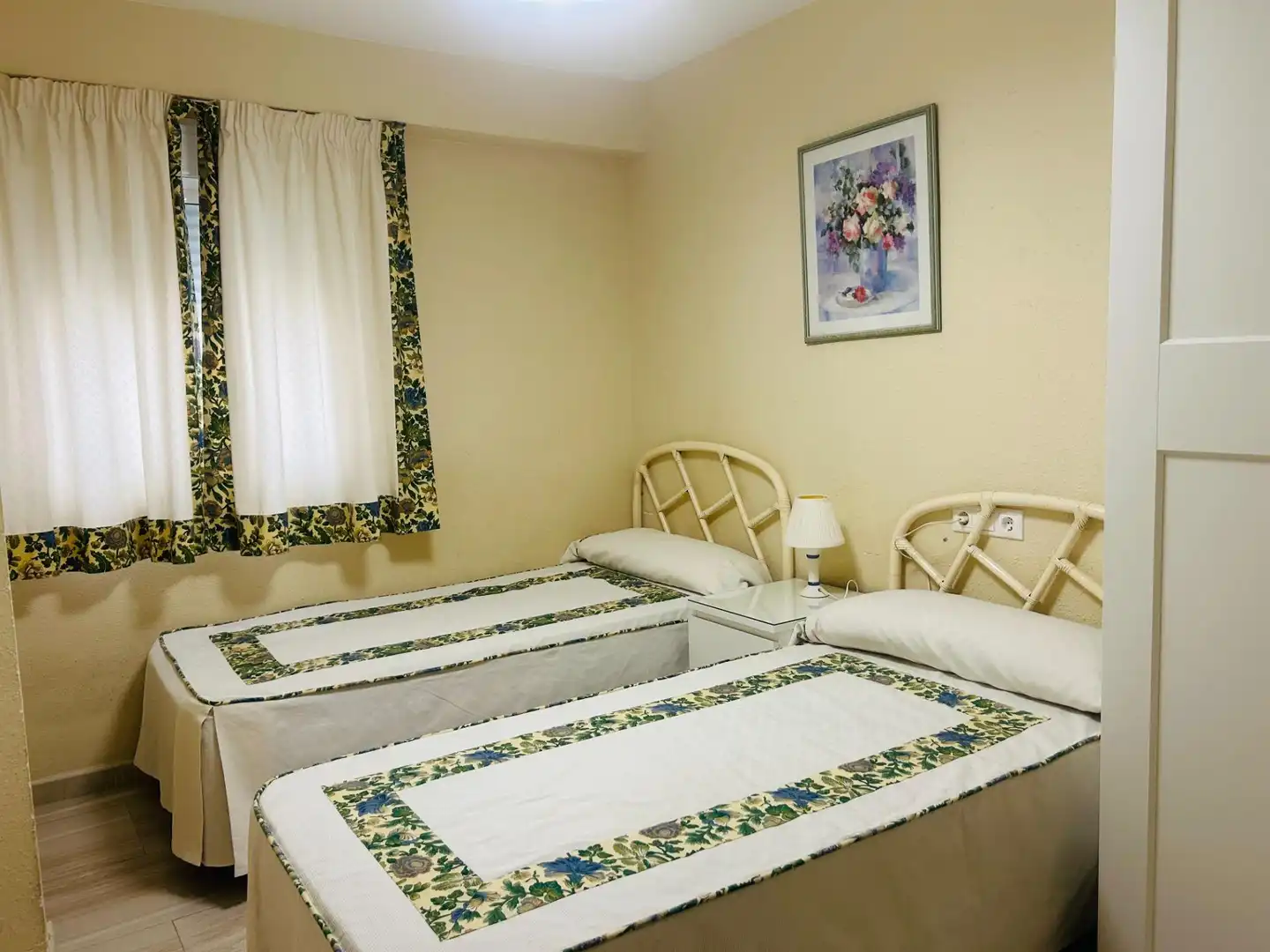 Schlafzimmer von Wohnungen zur Miete in Fuengirola mit Klimaanlage, Terrasse und Möbliert