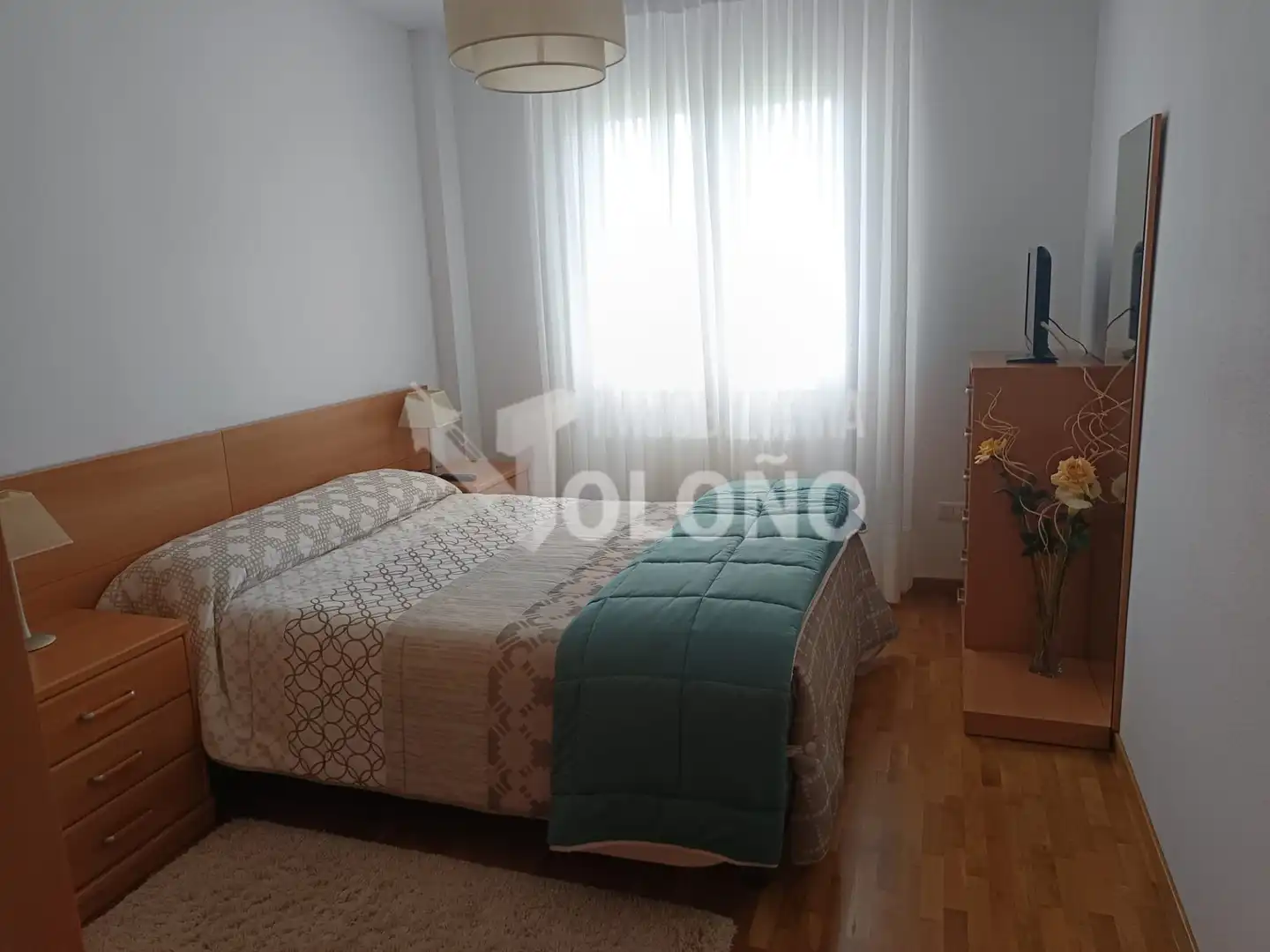 Dormitori de Apartament en venda en Castañares de Rioja amb Calefacció, Moblat i Forn