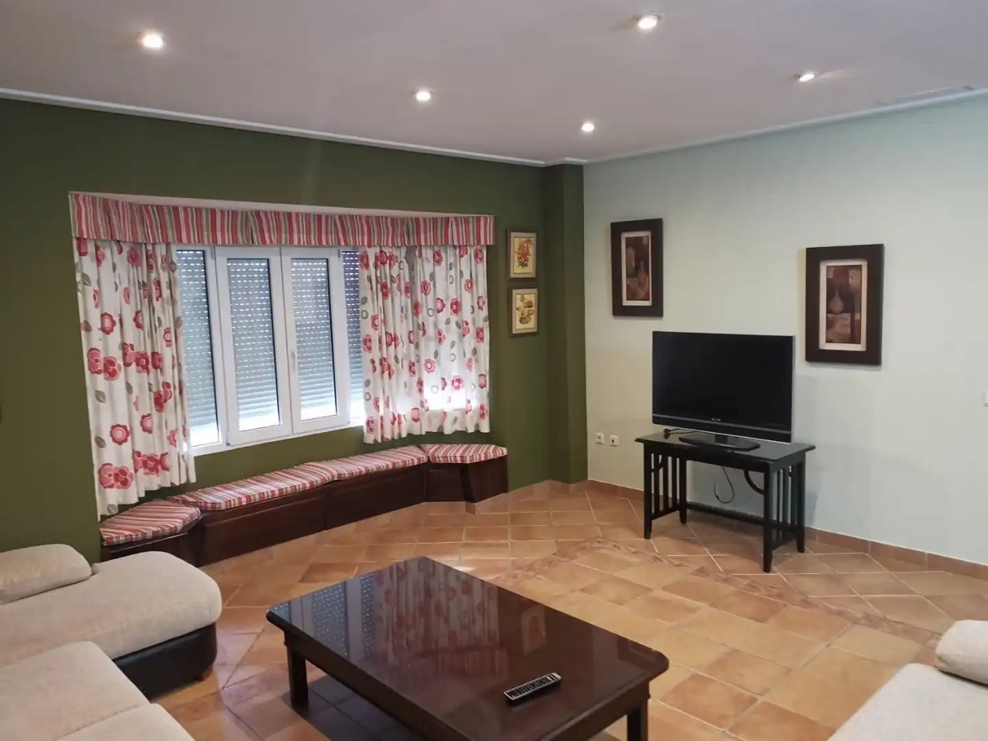 Sala d'estar de Casa o xalet en venda en Chiclana de la Frontera amb Aire condicionat, Calefacció i Jardí privat