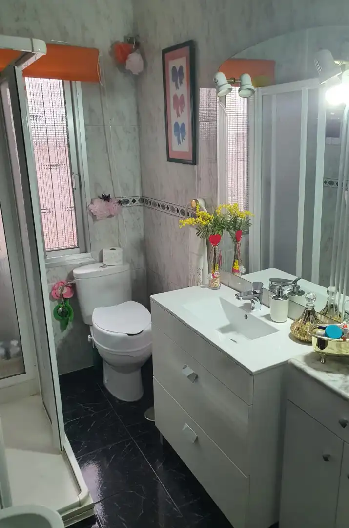 Baño de Piso en venta en Córdoba con Aire acondicionado, Trastero y Amueblado