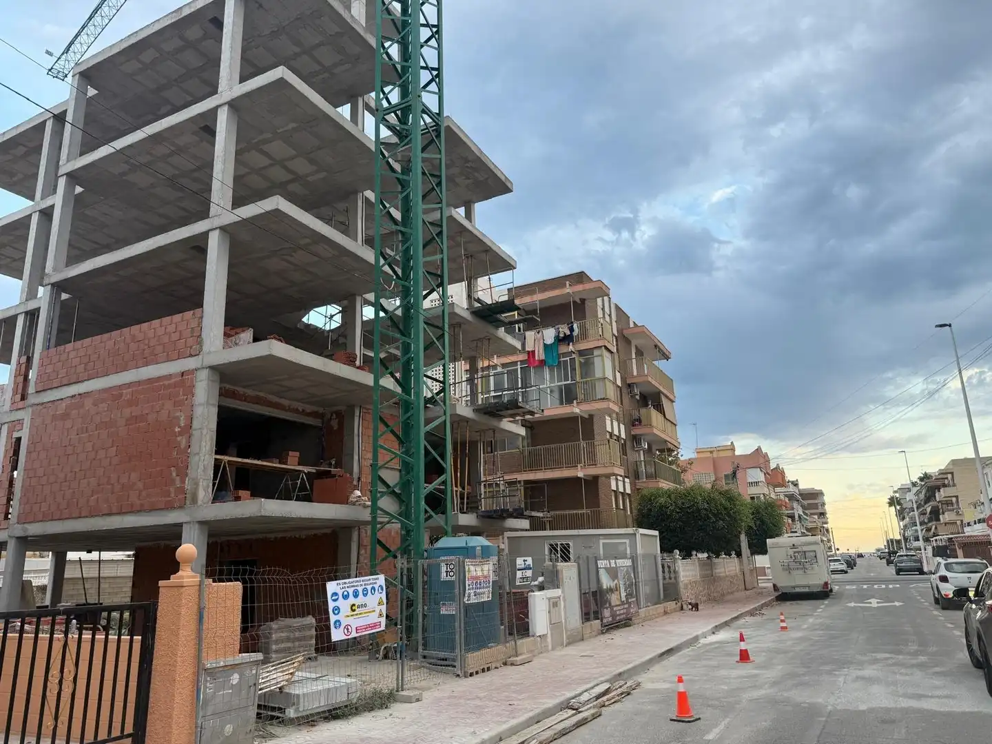 Vista exterior de Piso en venta en Santa Pola con Aire acondicionado, Jardín privado y Terraza