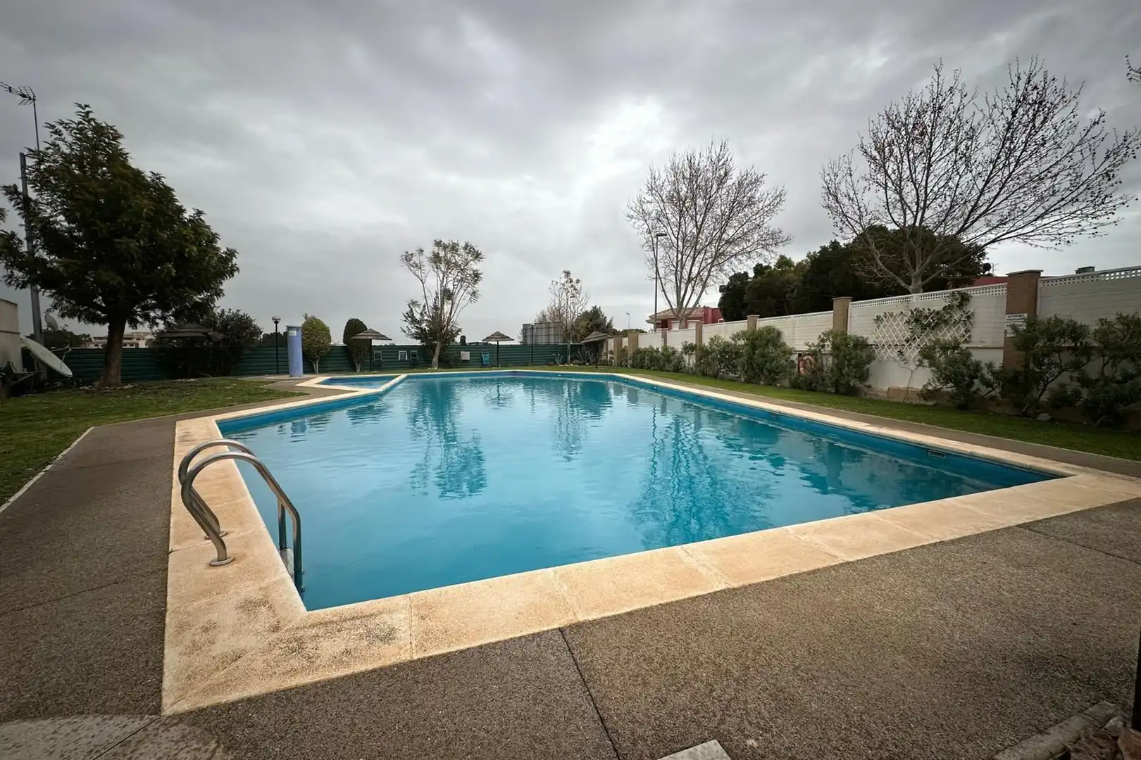 Swimming pool of Apartments for sale in Torre-Pacheco