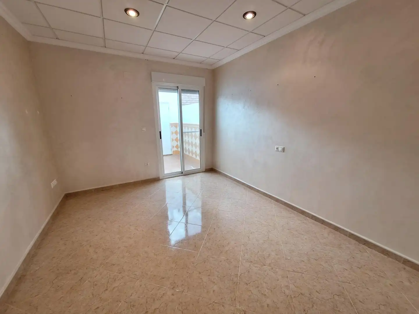 Habitación de Casa o chalet en venta en Algueña con Calefacción, Balcón y Jacuzzi