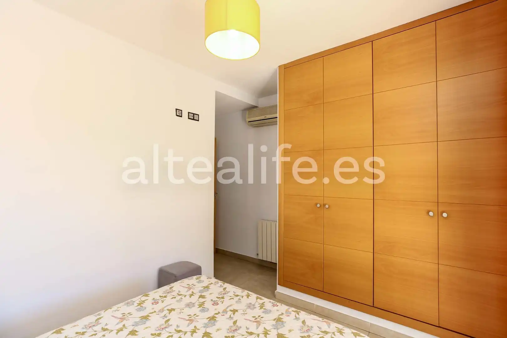 Habitación de Apartamento de alquiler en L'Alfàs del Pi con Aire acondicionado, Terraza y Trastero
