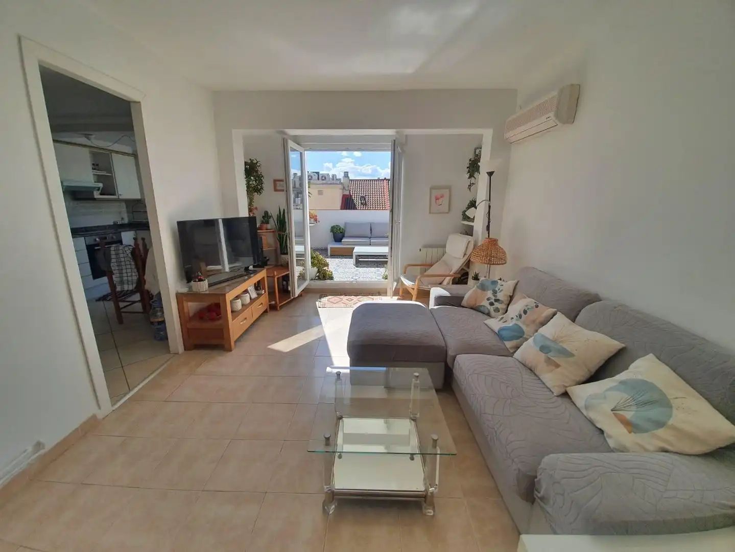 Living room of Attic for rent in Valencia  with Heating, Terrace and Furnished
