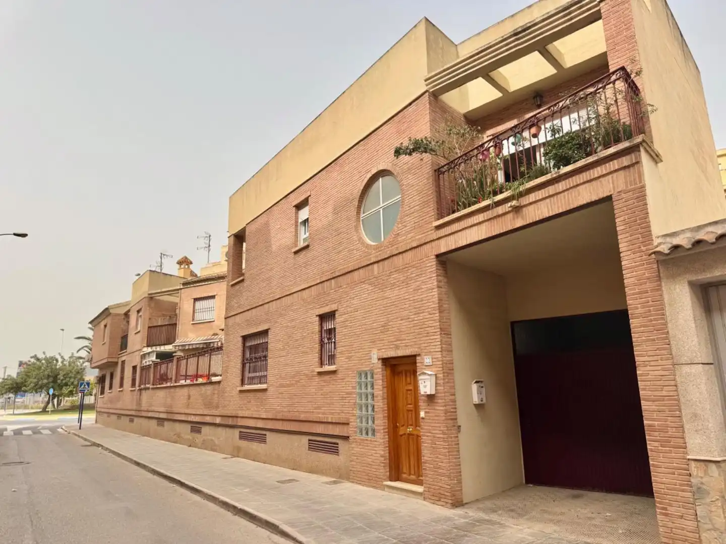 Vista exterior de Casa o xalet en venda en Orihuela amb Aire condicionat, Terrassa i Traster