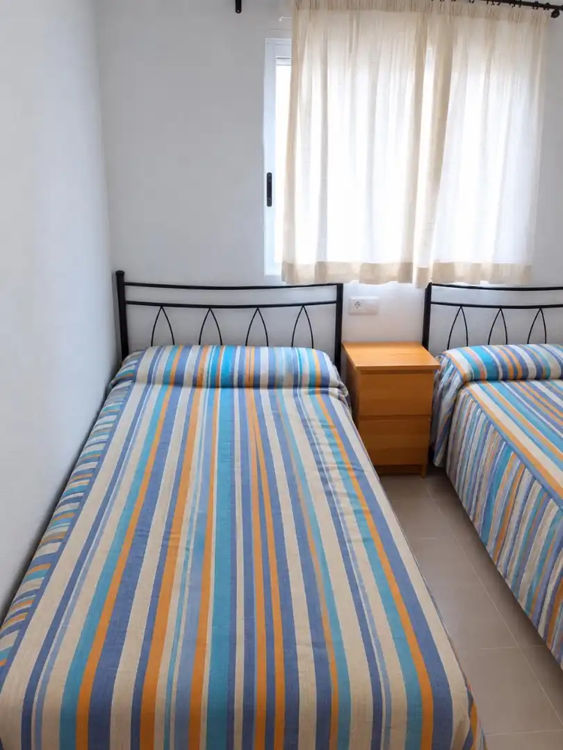 Schlafzimmer von Wohnungen zur Miete in Torrevieja mit Klimaanlage, Heizung und Terrasse