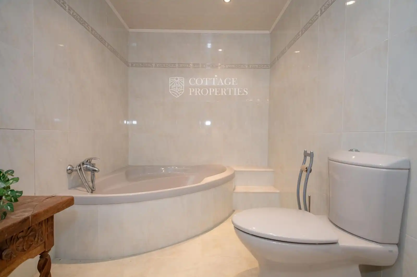 Baño de Finca rústica en venta en Sant Miquel de Campmajor con Calefacción y Piscina