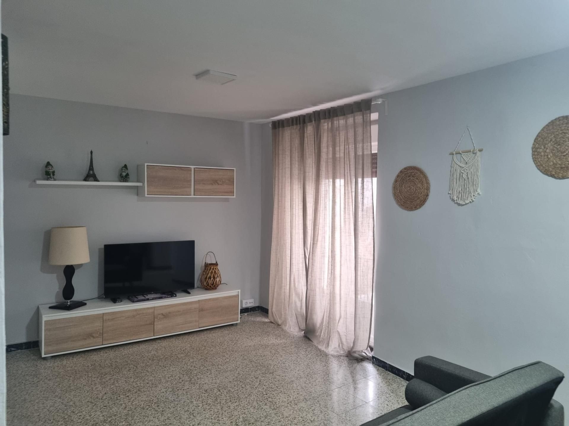 Sala d'estar de Pis en venda en Baena amb Terrassa i Balcó