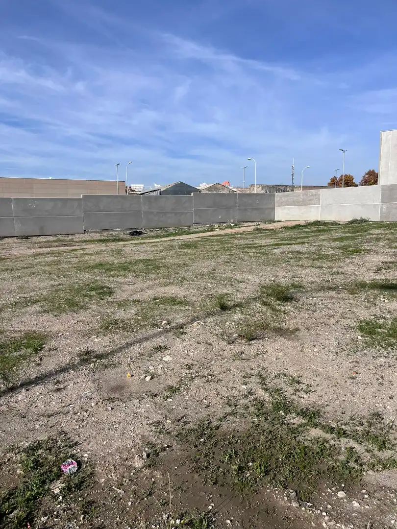 Terreno industrial en venta en Granada