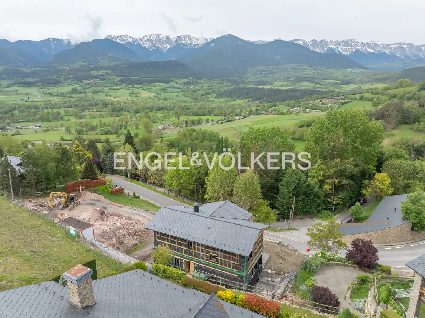 Houses for sale in Prullans  with Air Conditioner, Heating and Private garden