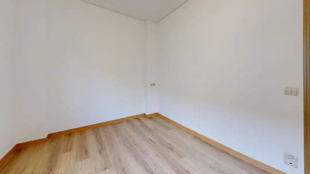Wohnung zur Miete in Majadahonda mit Klimaanlage, Heizung und Privatgarten
