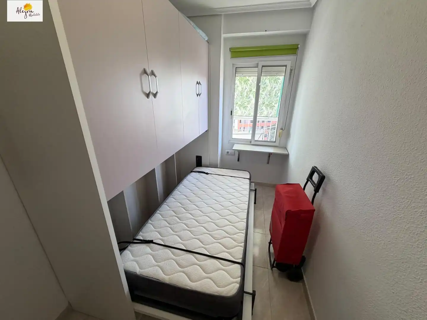 Apartament de lloguer a DEMOCRACIA, Nou Moles