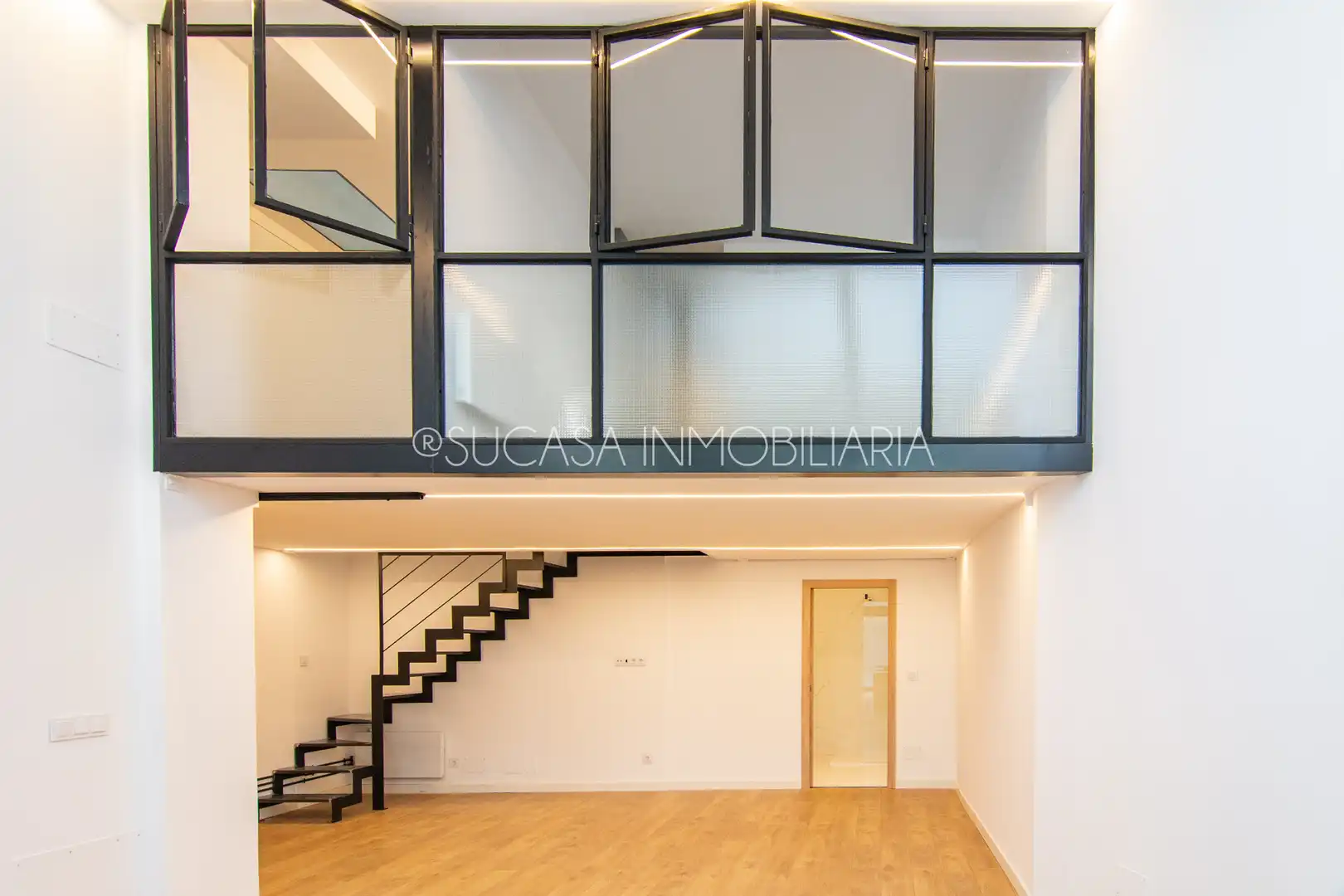 Loft de lloguer en A Coruña Capital  amb Calefacció, Parquet i Forn