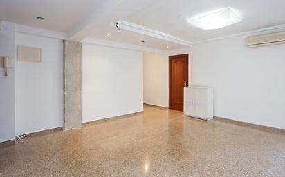 Flat for sale in  Valencia Capital  with Balcony