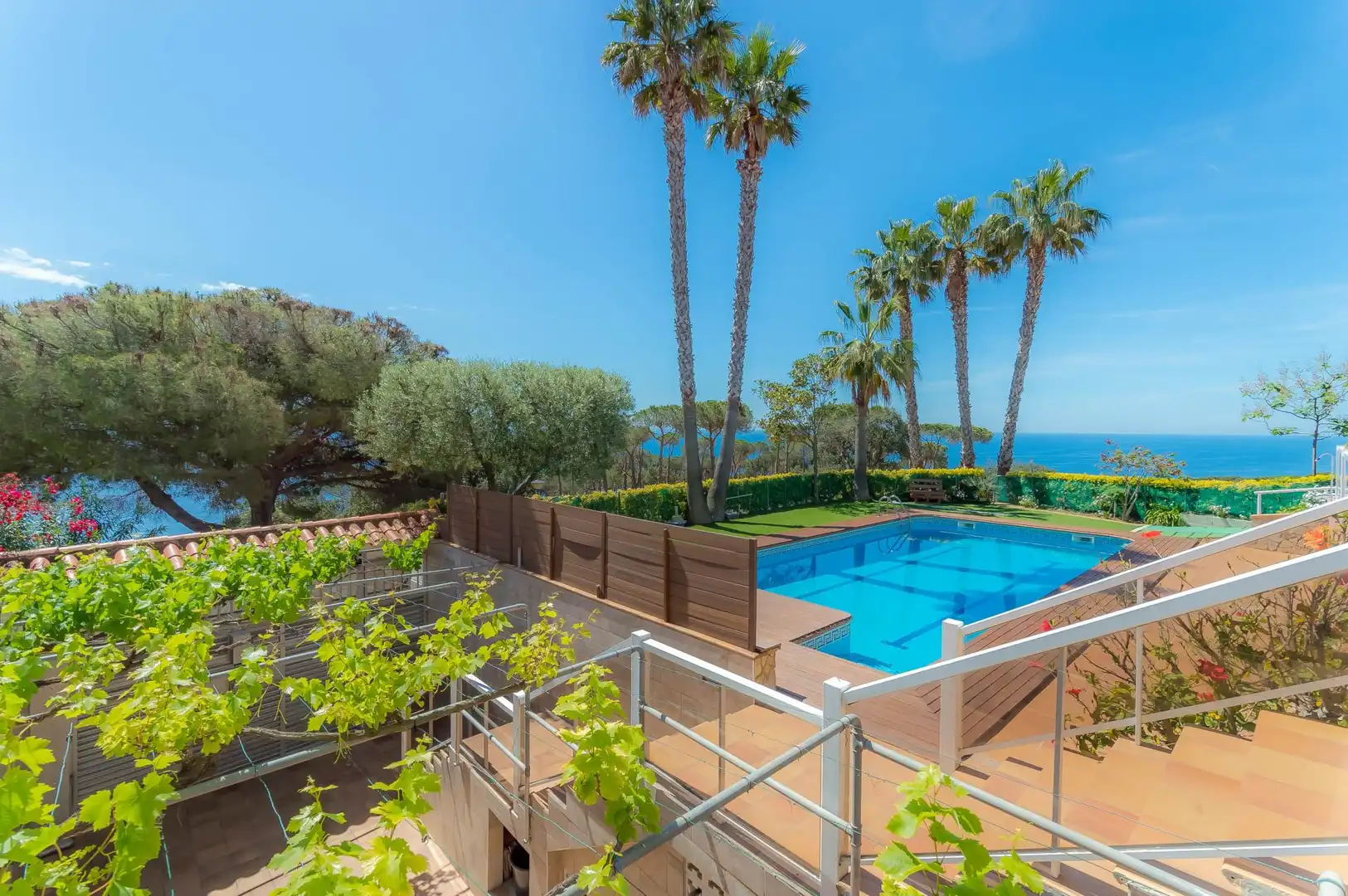 Detached house with terrace for sale in Montgoda, imagen 3