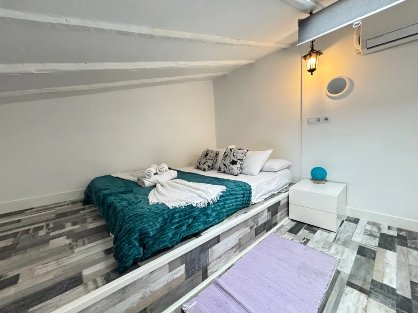 Bedroom of Flat for rent in Madrid  with Air Conditioner, Heating and Furnished