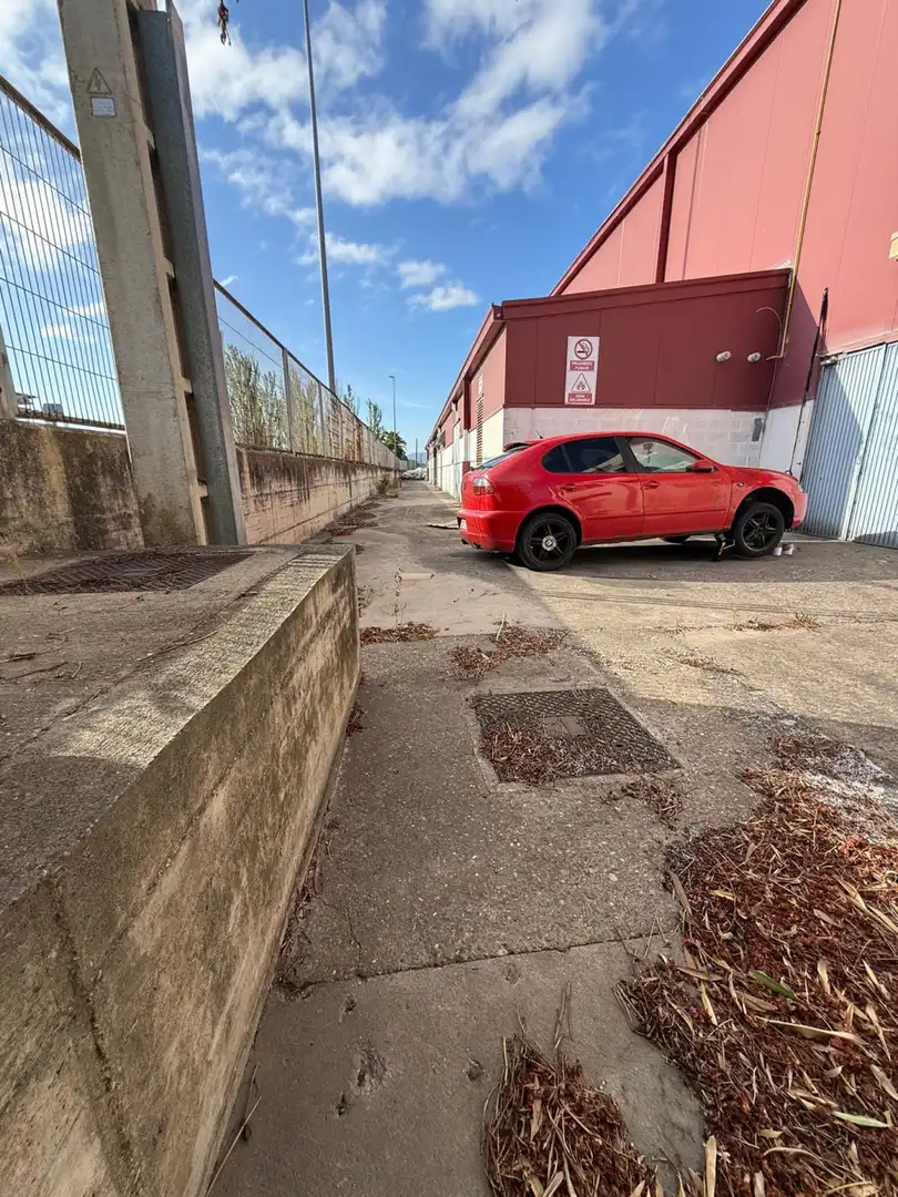 Aparcament de Nau industrial en venda en Viana