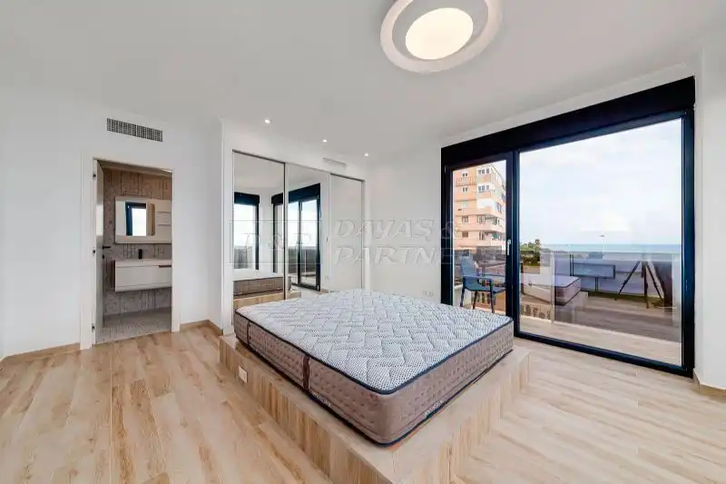 Chalet con terraza en venta en Playa de los Locos, imagen 38