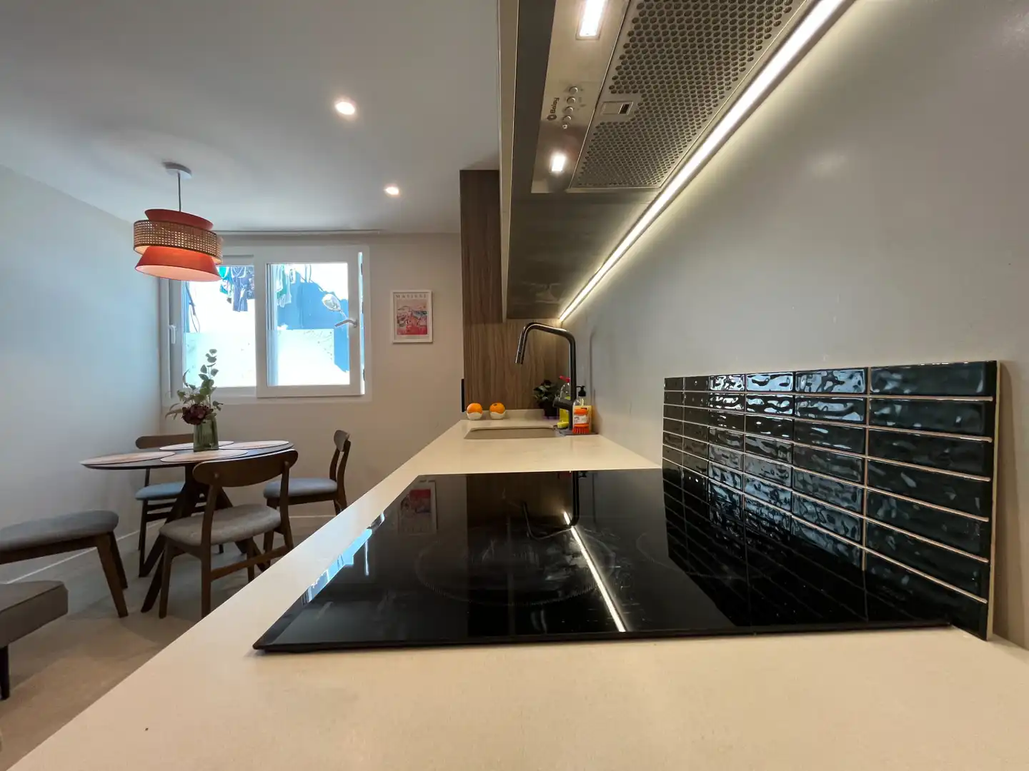 Cuina de Pis de lloguer en Valencia amb Aire condicionat, Calefacció i Moblat