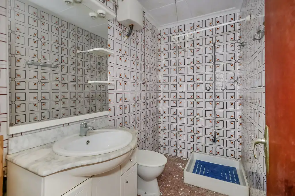 Badezimmer von Gebäude zum Verkauf in Sabadell