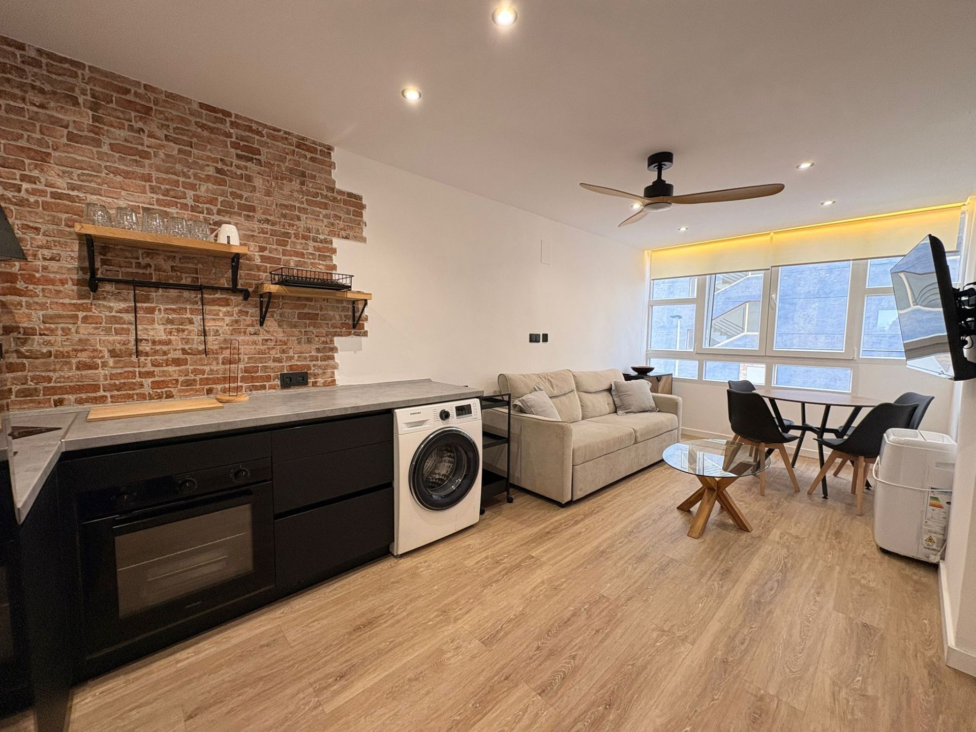 Living room of Flat to rent in Torrevieja  with Air Conditioner, Heating and Storage room