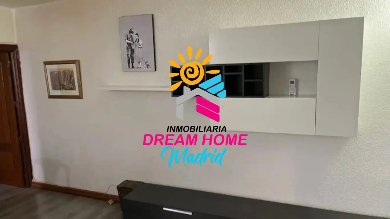 Exterior view of Flat for sale in Madrid  with Heating and Furnished
