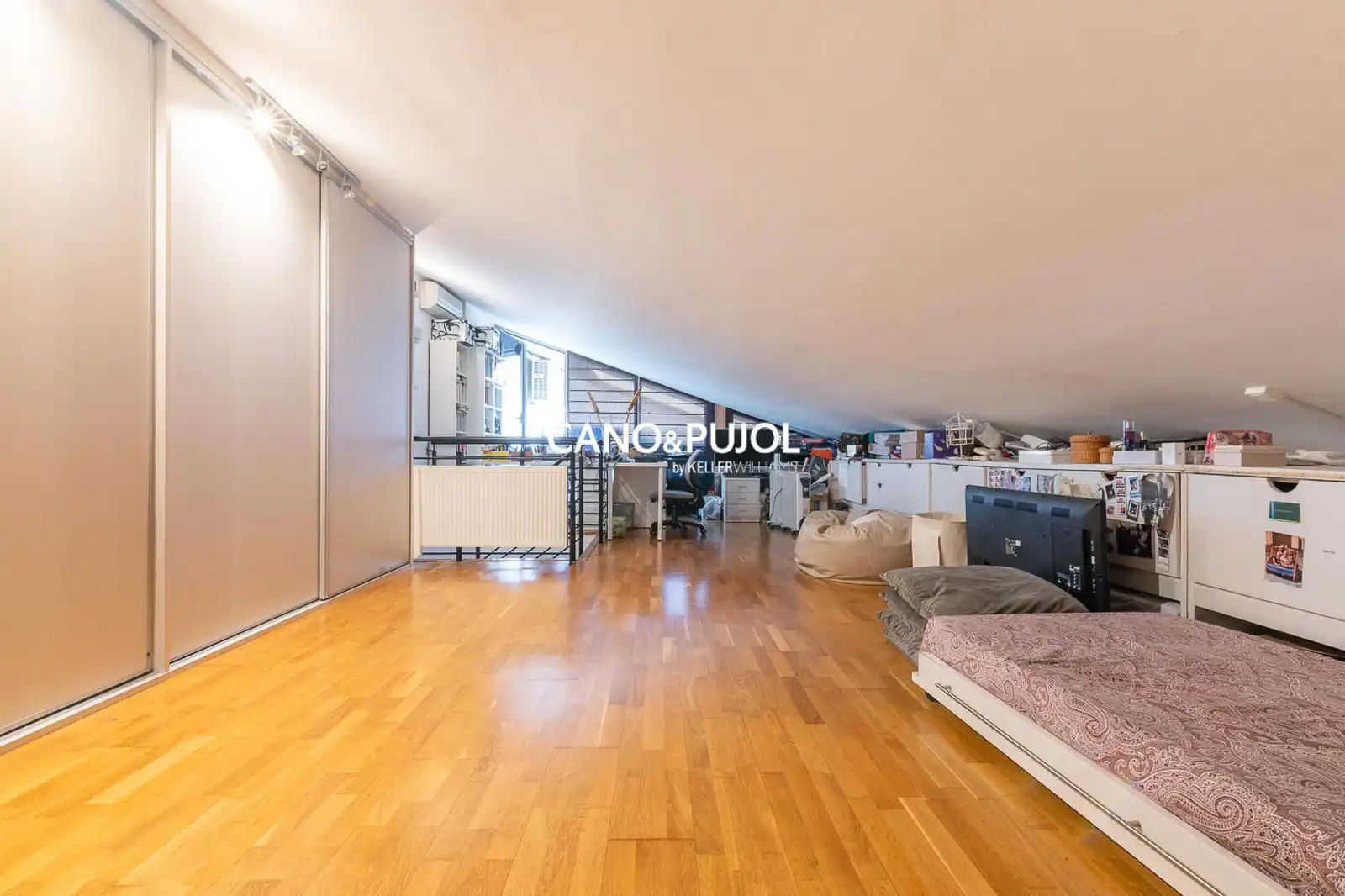 Exterior view of Flat for sale in Sant Cugat del Vallès  with Heating, Terrace and Storage room
