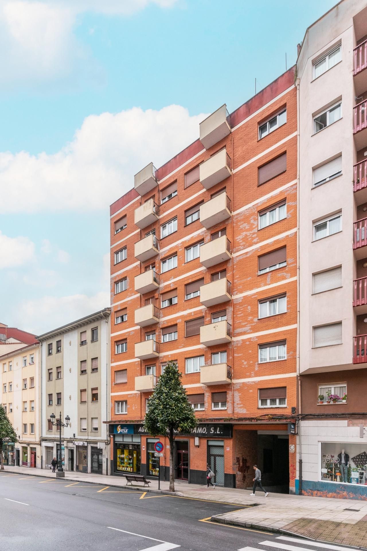 Exterior view of Flat for sale in Oviedo   with Terrace and Balcony