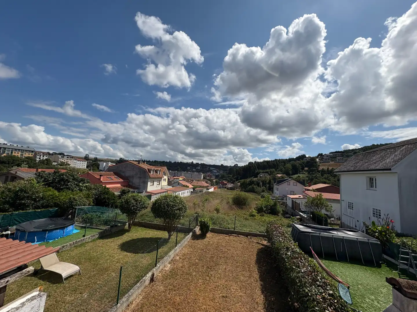 Vista exterior de Casa adosada en venta en Culleredo con Calefacción, Jardín privado y Parquet