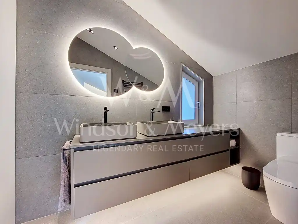 Badezimmer von Dachboden zur Miete in La Massana mit Heizung, Möbliert und Ofen