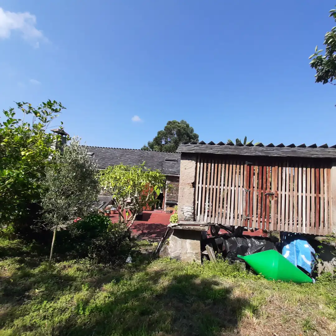 Vista exterior de Casa o xalet en venda en Mañón amb Jardí privat, Terrassa i Moblat