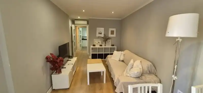 Sala de estar de Apartamento de alquiler en Plasencia con Aire acondicionado, Jardín privado y Balcón