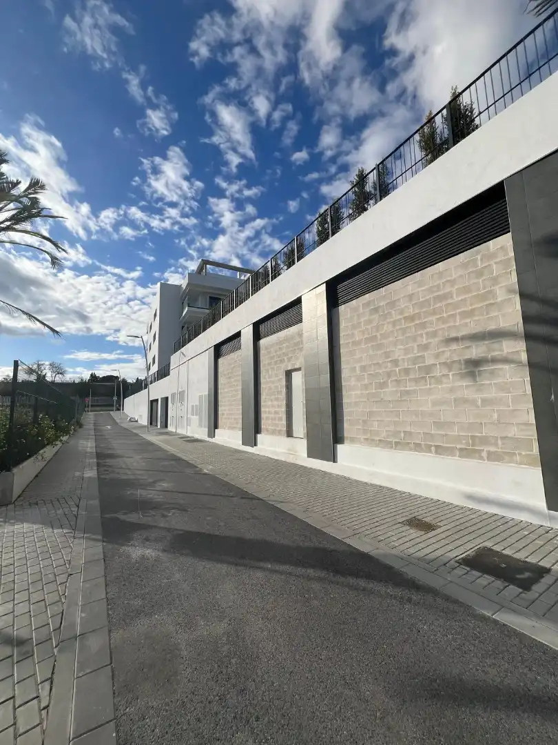 Vista exterior de Local de alquiler en Tomares