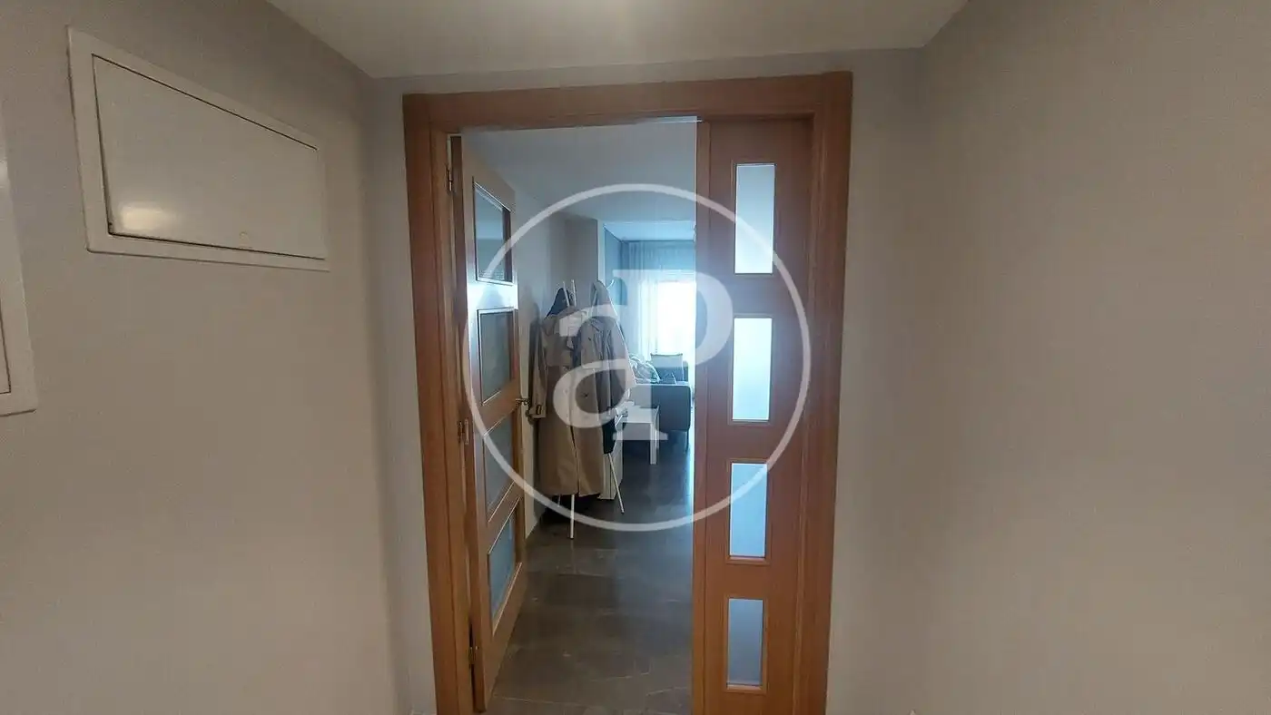 Flat for rent in Valencia  with Air Conditioner, Terrace and Furnished