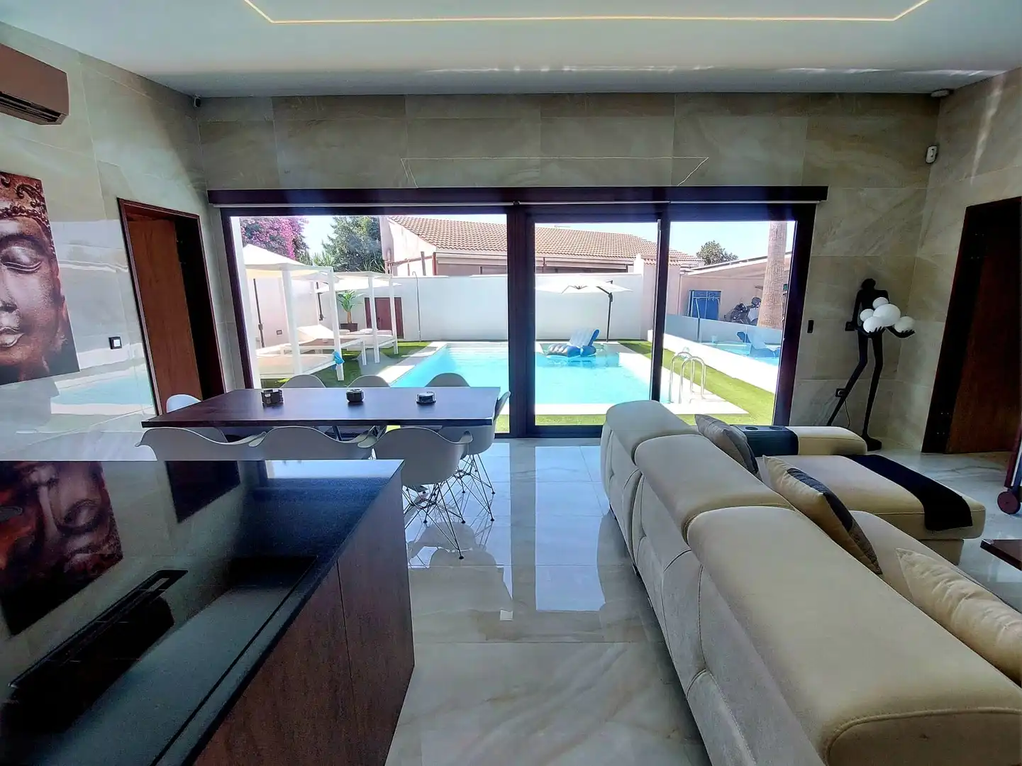Sala d'estar de Casa o xalet en venda en Córdoba amb Aire condicionat, Calefacció i Jardí privat
