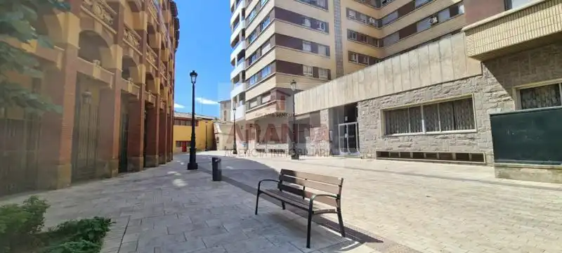 Vista exterior de Piso de alquiler en Zaragoza con Aire acondicionado, Calefacción y Trastero