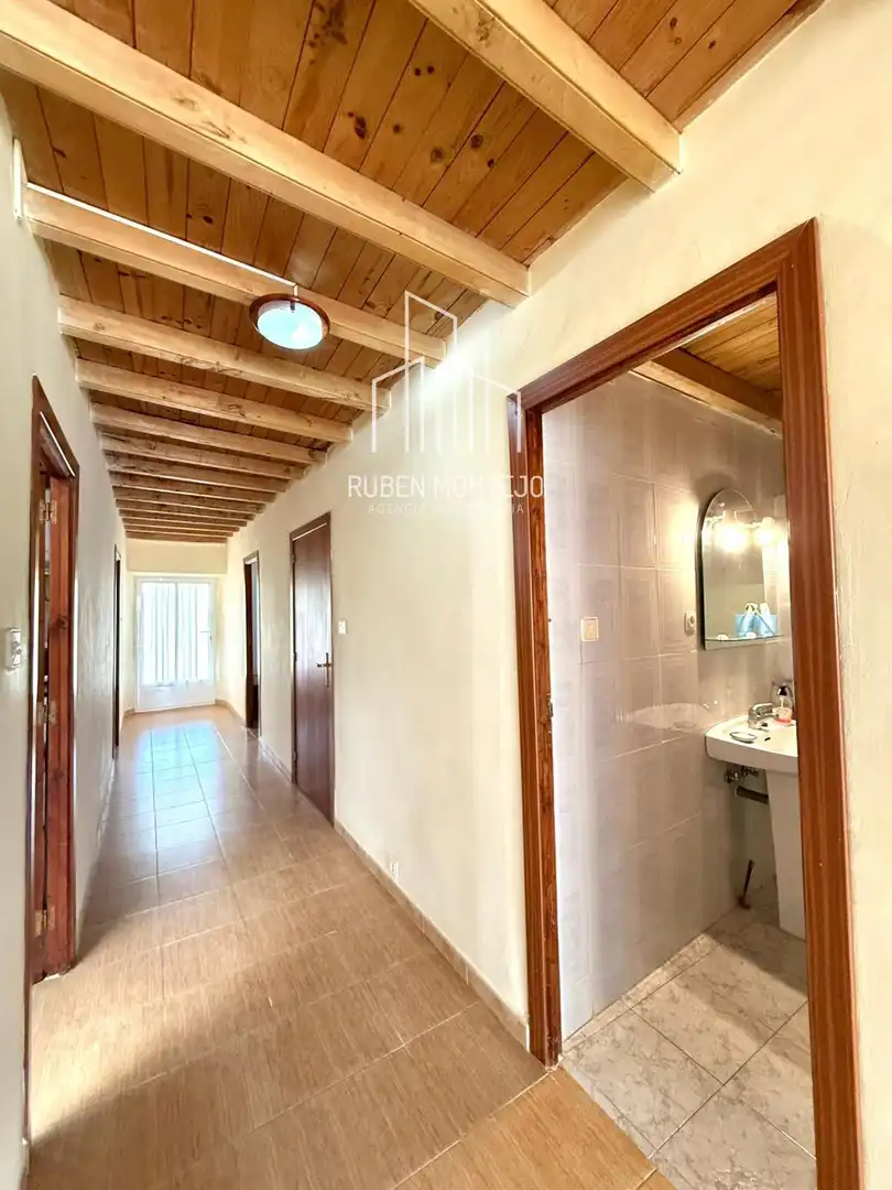 Houses for sale in Topas  with Private garden and Furnished