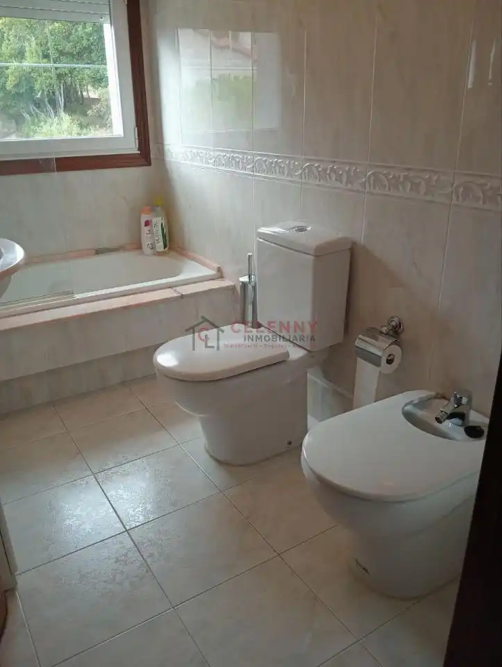 Bathroom of Houses for sale in Toén  with Heating, Private garden and Terrace