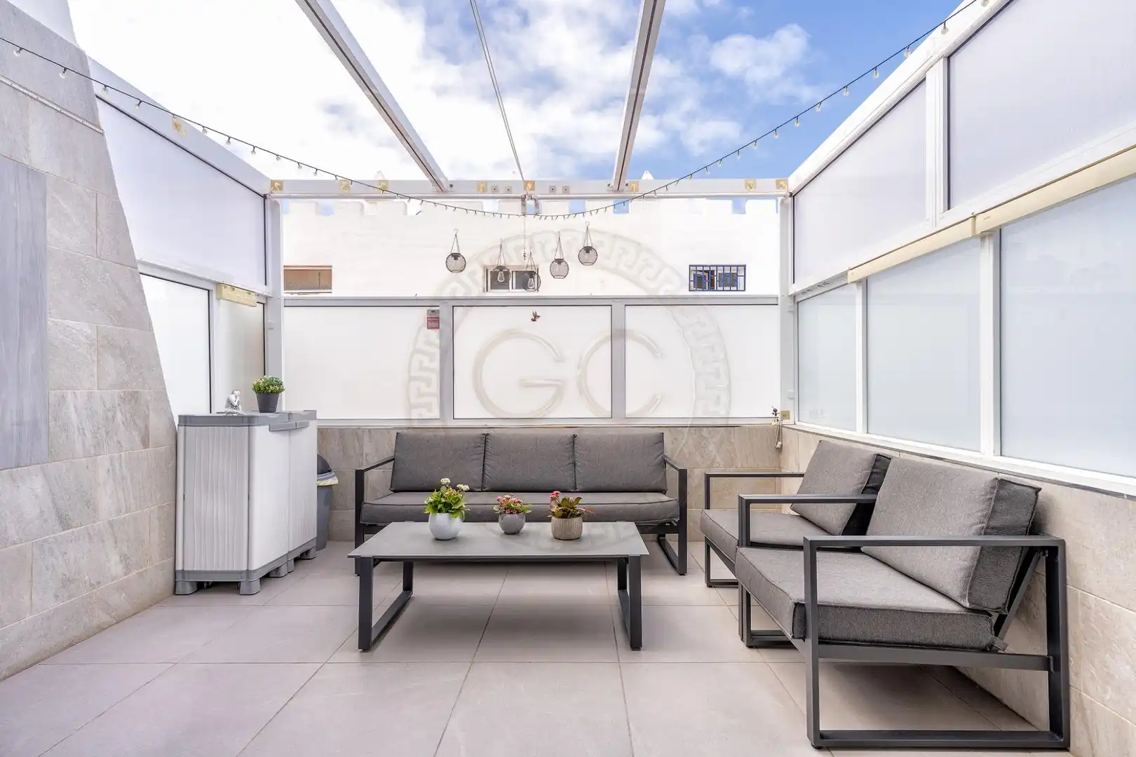 Terrasse von Einfamilien-Reihenhaus zum Verkauf in San Bartolomé de Tirajana mit Klimaanlage, Privatgarten und Terrasse