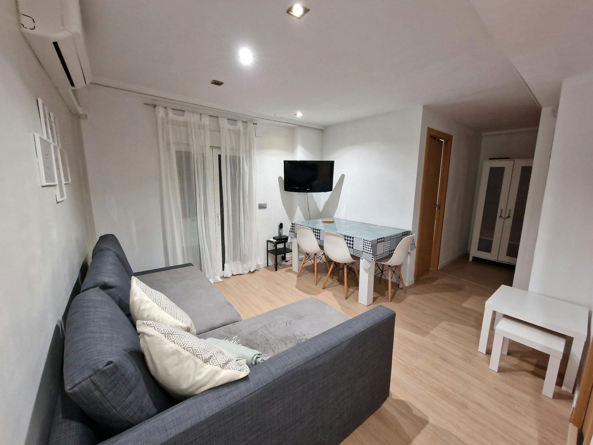 Living room of Flat to rent in  Valencia Capital  with Air Conditioner, Heating and Furnished