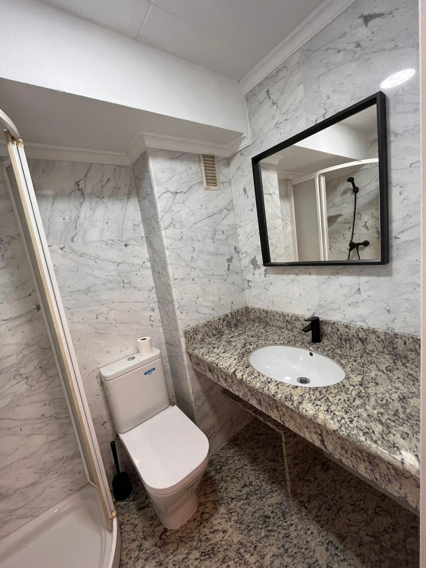 Bathroom of Flat for sale in  Valencia Capital  with Balcony