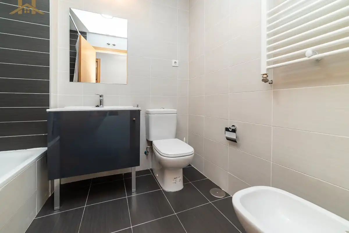 Baño de Piso en venta en Guadarrama con Aire acondicionado, Calefacción y Piscina comunitaria