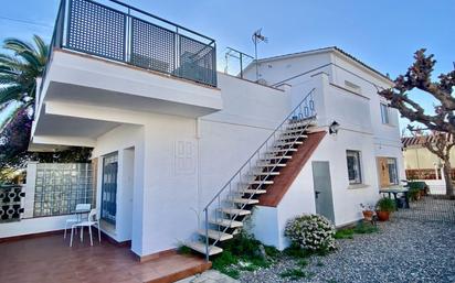 Exterior view of Single-family semi-detached for sale in Torredembarra  with Air Conditioner, Heating and Private garden