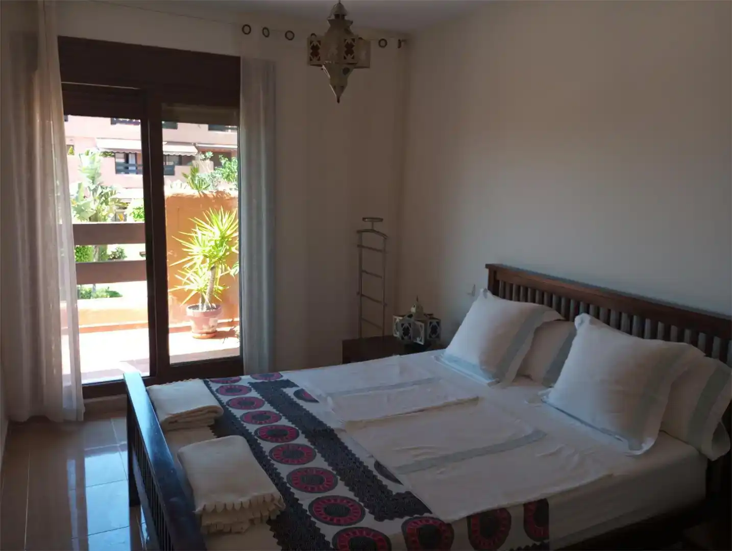 Schlafzimmer von Wohnung zur Miete in Estepona mit Klimaanlage und Schwimmbad