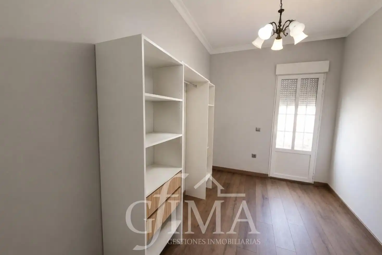 Habitación de Casa adosada en venta en Tomelloso con Calefacción y Trastero