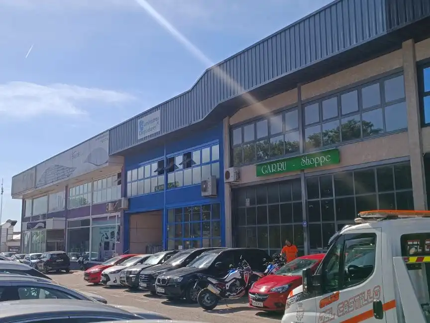Vista exterior de Local en venda en Fuenlabrada
